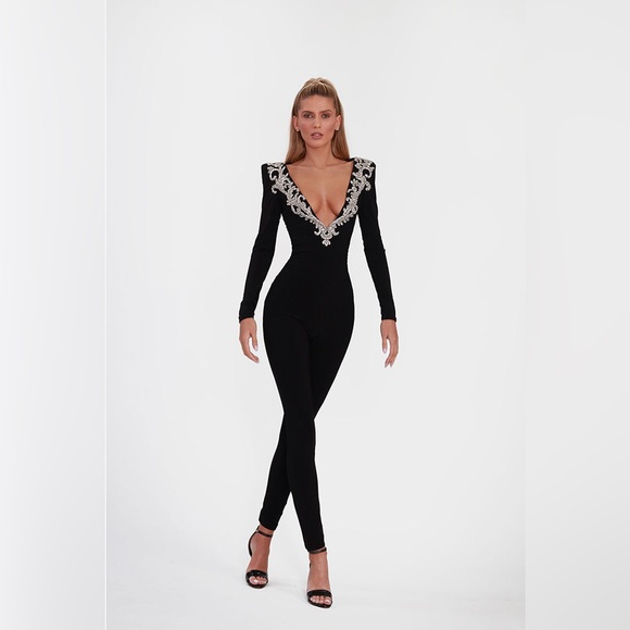 ALBINA DYLA Classy Black Jumpsuit - Picture 3 of 10